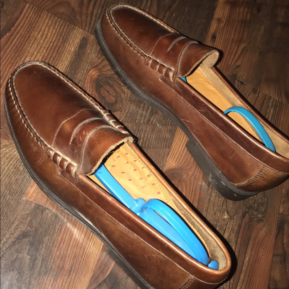 GUC bass flex step men’s loafer.